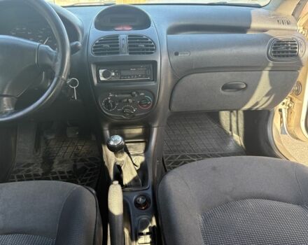 Бежевый Пежо 206, объемом двигателя 1.4 л и пробегом 274 тыс. км за 2450 $, фото 5 на Automoto.ua