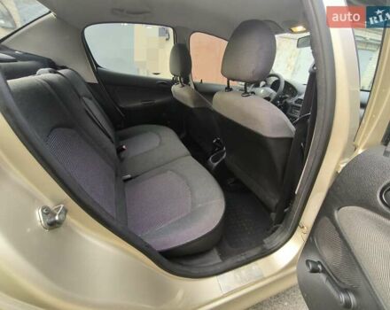 Бежевый Пежо 206, объемом двигателя 1.36 л и пробегом 174 тыс. км за 3950 $, фото 6 на Automoto.ua