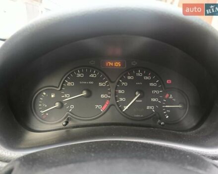 Бежевый Пежо 206, объемом двигателя 1.36 л и пробегом 174 тыс. км за 3950 $, фото 8 на Automoto.ua