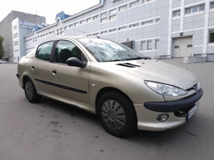 Бежевий Пежо 206, об'ємом двигуна 1.4 л та пробігом 375 тис. км за 2799 $, фото 1 на Automoto.ua