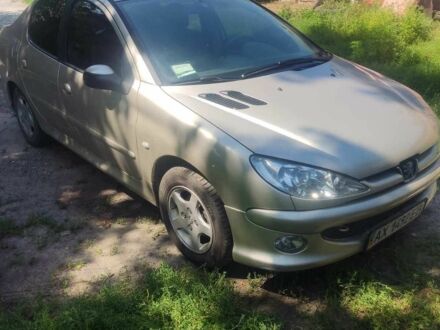 Бежевий Пежо 206, об'ємом двигуна 1.4 л та пробігом 131 тис. км за 6000 $, фото 1 на Automoto.ua