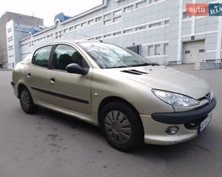 Бежевий Пежо 206, об'ємом двигуна 1.36 л та пробігом 370 тис. км за 2500 $, фото 1 на Automoto.ua
