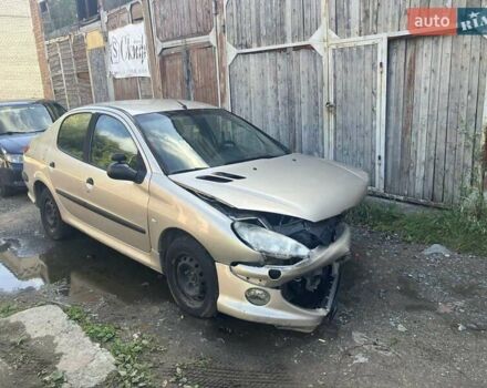 Бежевый Пежо 206, объемом двигателя 1.36 л и пробегом 193 тыс. км за 1051 $, фото 1 на Automoto.ua