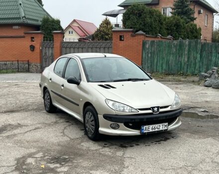Бежевий Пежо 206, об'ємом двигуна 1.4 л та пробігом 377 тис. км за 2600 $, фото 1 на Automoto.ua