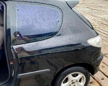 Чорний Пежо 206, об'ємом двигуна 1.4 л та пробігом 366 тис. км за 2000 $, фото 2 на Automoto.ua