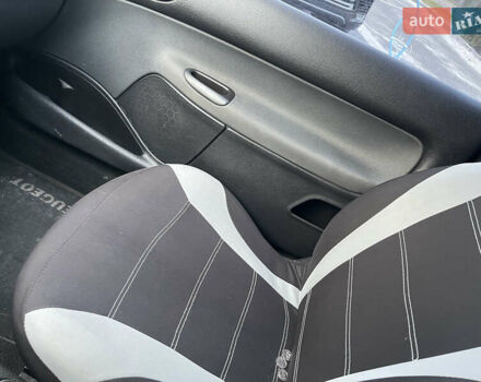 Чорний Пежо 206, об'ємом двигуна 1.36 л та пробігом 225 тис. км за 2600 $, фото 32 на Automoto.ua