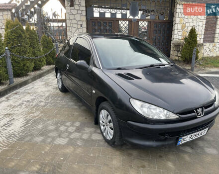 Чорний Пежо 206, об'ємом двигуна 1.36 л та пробігом 225 тис. км за 2600 $, фото 9 на Automoto.ua