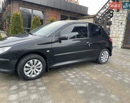 Чорний Пежо 206, об'ємом двигуна 1.36 л та пробігом 225 тис. км за 2600 $, фото 6 на Automoto.ua