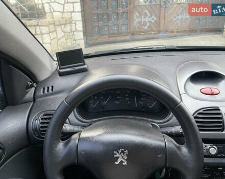 Чорний Пежо 206, об'ємом двигуна 1.36 л та пробігом 225 тис. км за 2600 $, фото 34 на Automoto.ua