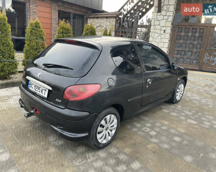 Чорний Пежо 206, об'ємом двигуна 1.36 л та пробігом 225 тис. км за 2600 $, фото 16 на Automoto.ua