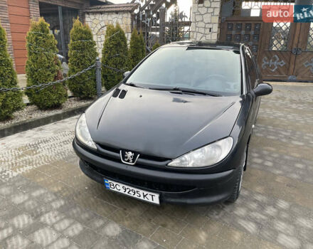 Чорний Пежо 206, об'ємом двигуна 1.36 л та пробігом 225 тис. км за 2600 $, фото 8 на Automoto.ua