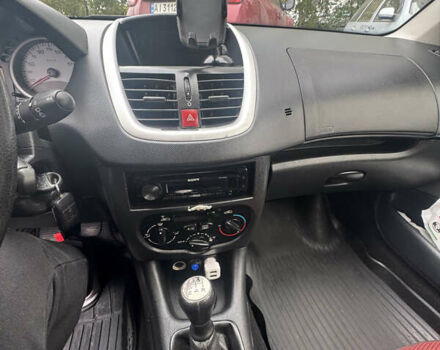 Чорний Пежо 206, об'ємом двигуна 1.4 л та пробігом 127 тис. км за 4000 $, фото 13 на Automoto.ua