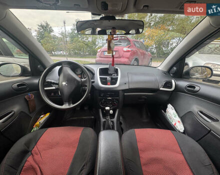 Чорний Пежо 206, об'ємом двигуна 1.4 л та пробігом 127 тис. км за 4000 $, фото 7 на Automoto.ua
