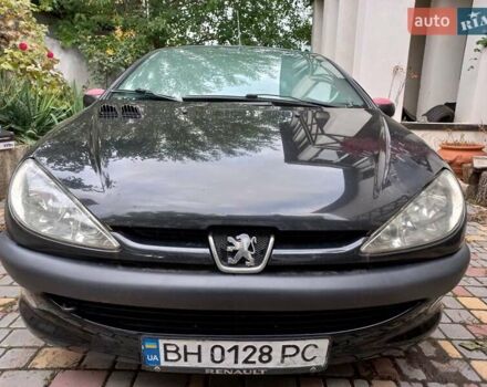Черный Пежо 206, объемом двигателя 2 л и пробегом 238 тыс. км за 5000 $, фото 5 на Automoto.ua