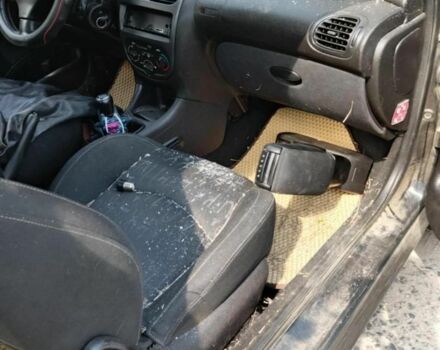 Чорний Пежо 206, об'ємом двигуна 1.6 л та пробігом 311 тис. км за 1700 $, фото 7 на Automoto.ua