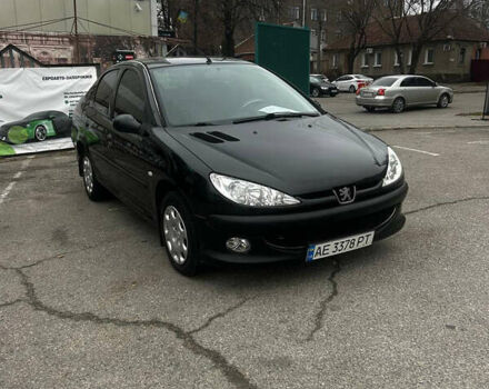 Чорний Пежо 206, об'ємом двигуна 1.36 л та пробігом 237 тис. км за 3000 $, фото 2 на Automoto.ua