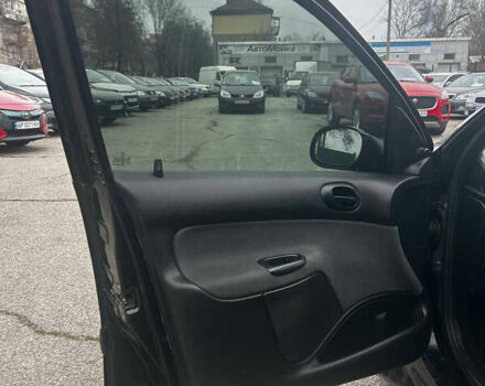 Чорний Пежо 206, об'ємом двигуна 1.36 л та пробігом 237 тис. км за 3000 $, фото 11 на Automoto.ua