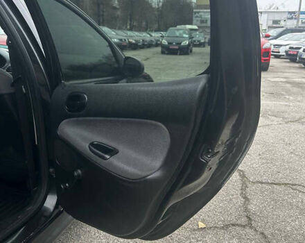 Чорний Пежо 206, об'ємом двигуна 1.36 л та пробігом 237 тис. км за 3000 $, фото 14 на Automoto.ua