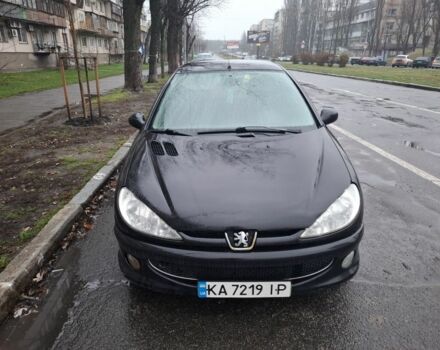 Черный Пежо 206, объемом двигателя 1.4 л и пробегом 151 тыс. км за 3900 $, фото 2 на Automoto.ua
