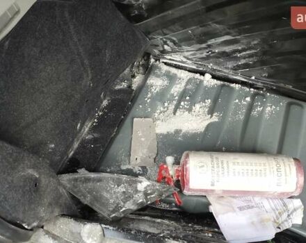 Чорний Пежо 206, об'ємом двигуна 1.36 л та пробігом 153 тис. км за 2500 $, фото 6 на Automoto.ua