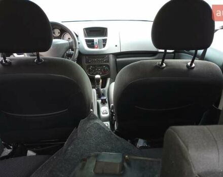 Чорний Пежо 206, об'ємом двигуна 1.36 л та пробігом 153 тис. км за 2500 $, фото 8 на Automoto.ua