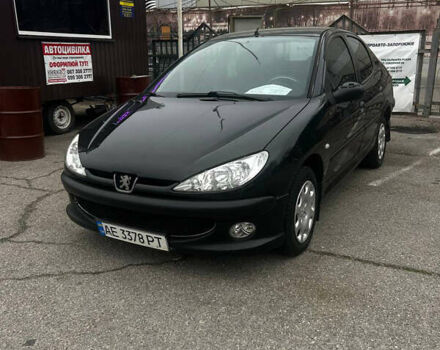 Чорний Пежо 206, об'ємом двигуна 1.36 л та пробігом 237 тис. км за 3000 $, фото 1 на Automoto.ua