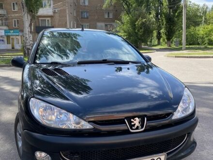 Пежо 206 2007 в Кривом Роге на Automoto.ua Черный Пежо 206, объемом двигателя 1.4 л и пробегом 270 тыс. км за 4000 $, фото 1 на Automoto.ua