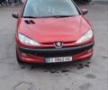 Красный Пежо 206, объемом двигателя 1.4 л и пробегом 310 тыс. км за 3200 $, фото 4 на Automoto.ua