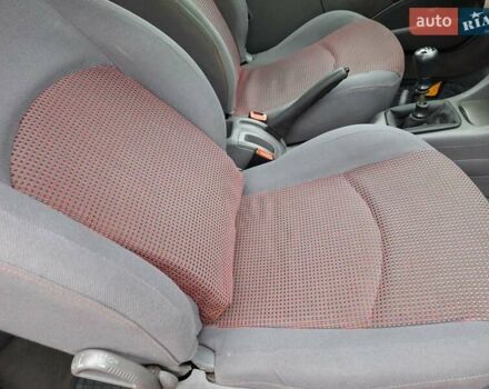 Красный Пежо 206, объемом двигателя 1.36 л и пробегом 230 тыс. км за 2200 $, фото 28 на Automoto.ua