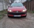 Красный Пежо 206, объемом двигателя 1.4 л и пробегом 179 тыс. км за 3600 $, фото 1 на Automoto.ua