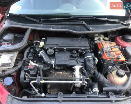 Красный Пежо 206, объемом двигателя 1.4 л и пробегом 270 тыс. км за 3350 $, фото 6 на Automoto.ua