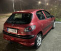 Красный Пежо 206, объемом двигателя 1.1 л и пробегом 139 тыс. км за 2200 $, фото 1 на Automoto.ua