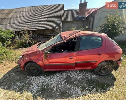 Красный Пежо 206, объемом двигателя 1.12 л и пробегом 400 тыс. км за 1000 $, фото 2 на Automoto.ua