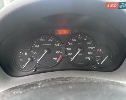 Червоний Пежо 206, об'ємом двигуна 1.12 л та пробігом 161 тис. км за 2200 $, фото 4 на Automoto.ua