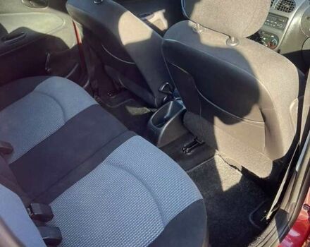 Красный Пежо 206, объемом двигателя 1.36 л и пробегом 280 тыс. км за 3200 $, фото 8 на Automoto.ua