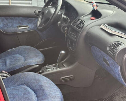 Червоний Пежо 206, об'ємом двигуна 1.59 л та пробігом 195 тис. км за 3800 $, фото 19 на Automoto.ua