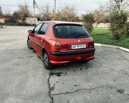 Красный Пежо 206, объемом двигателя 1.4 л и пробегом 241 тыс. км за 3200 $, фото 3 на Automoto.ua