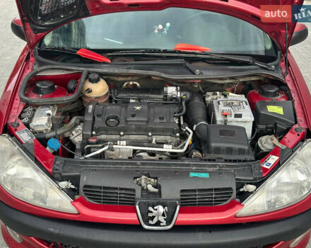 Червоний Пежо 206, об'ємом двигуна 1.59 л та пробігом 195 тис. км за 3800 $, фото 25 на Automoto.ua