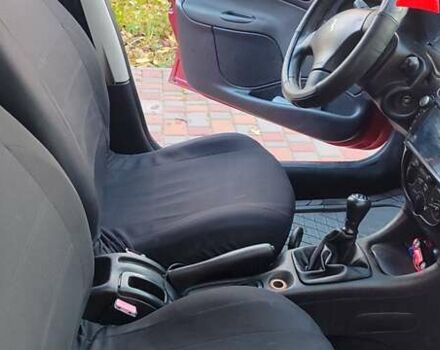 Червоний Пежо 206, об'ємом двигуна 1.4 л та пробігом 204 тис. км за 2850 $, фото 5 на Automoto.ua