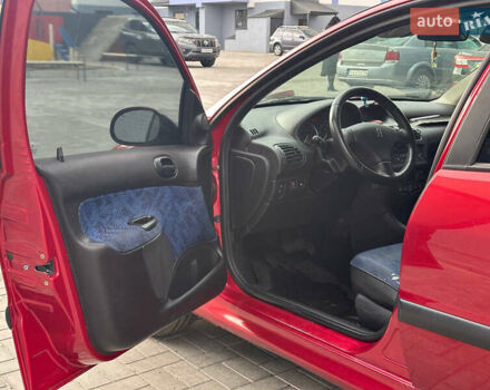 Червоний Пежо 206, об'ємом двигуна 1.59 л та пробігом 195 тис. км за 3800 $, фото 27 на Automoto.ua