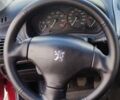 Красный Пежо 206, объемом двигателя 1.4 л и пробегом 262 тыс. км за 2750 $, фото 9 на Automoto.ua