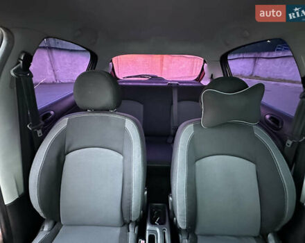 Красный Пежо 206, объемом двигателя 1.4 л и пробегом 263 тыс. км за 2600 $, фото 23 на Automoto.ua