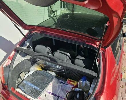 Красный Пежо 206, объемом двигателя 1.36 л и пробегом 131 тыс. км за 4800 $, фото 5 на Automoto.ua