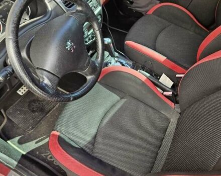 Красный Пежо 206, объемом двигателя 1.36 л и пробегом 131 тыс. км за 4800 $, фото 4 на Automoto.ua