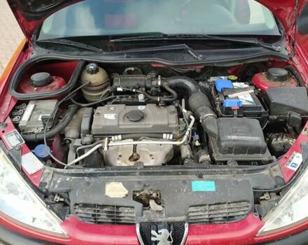 Красный Пежо 206, объемом двигателя 1.4 л и пробегом 177 тыс. км за 3400 $, фото 5 на Automoto.ua