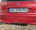 Красный Пежо 206, объемом двигателя 1.36 л и пробегом 131 тыс. км за 4800 $, фото 2 на Automoto.ua