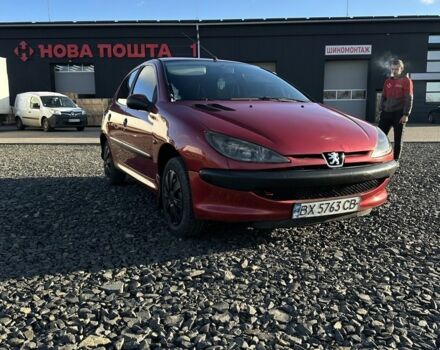 Красный Пежо 206, объемом двигателя 1.4 л и пробегом 165 тыс. км за 2850 $, фото 1 на Automoto.ua