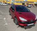 Красный Пежо 206, объемом двигателя 1.36 л и пробегом 200 тыс. км за 4200 $, фото 1 на Automoto.ua