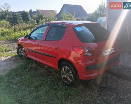 Красный Пежо 206, объемом двигателя 1.4 л и пробегом 232 тыс. км за 4000 $, фото 9 на Automoto.ua