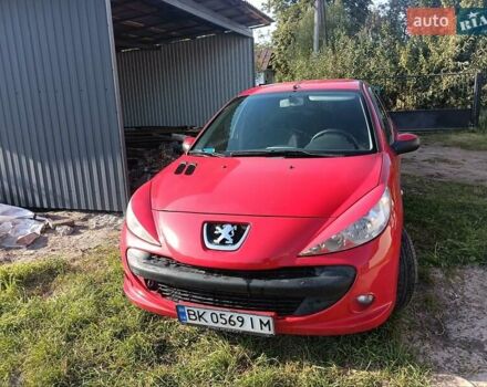 Красный Пежо 206, объемом двигателя 1.4 л и пробегом 232 тыс. км за 4000 $, фото 8 на Automoto.ua
